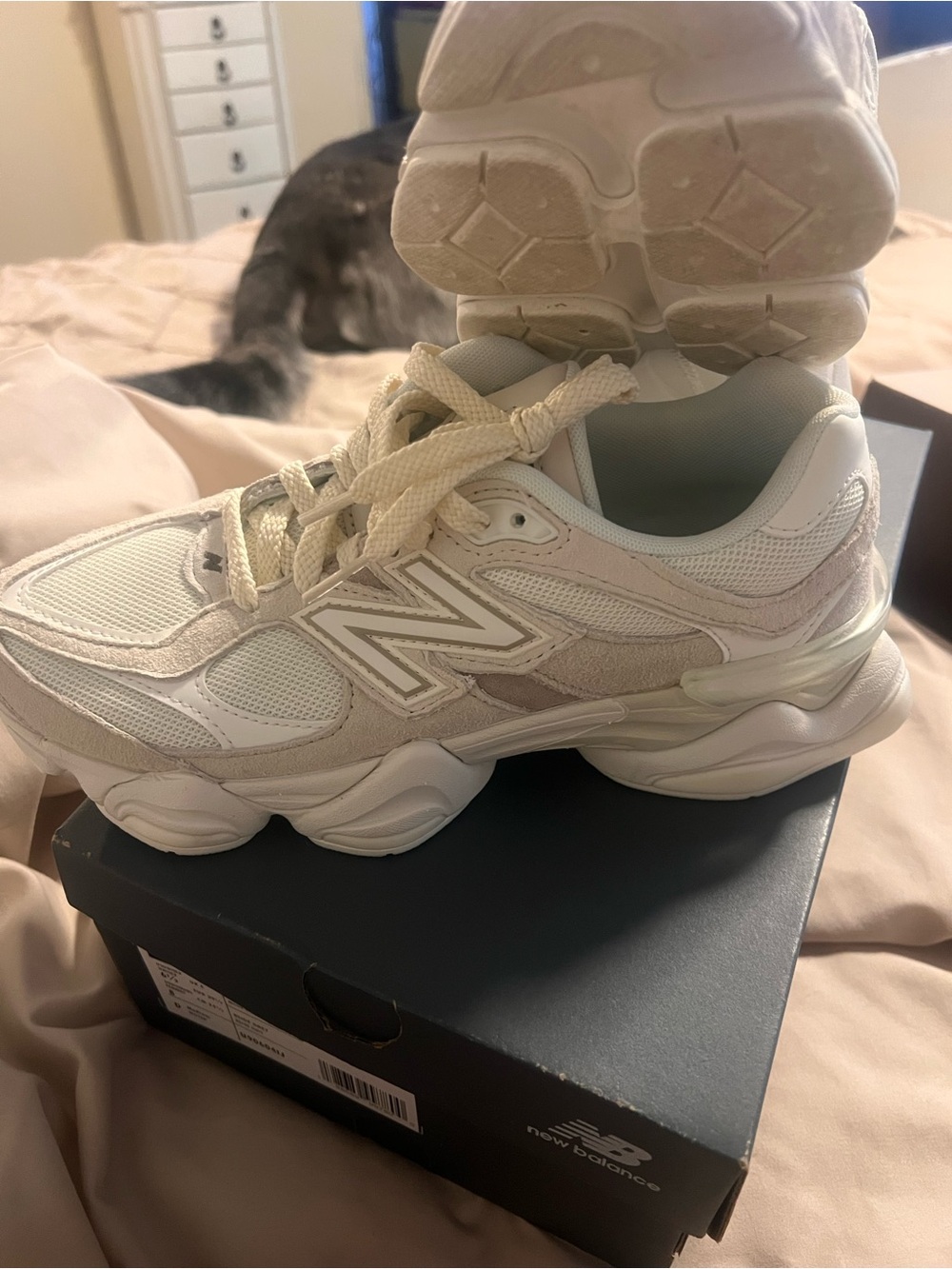 New Balance Women's Chunky Sneaker in Cream and White